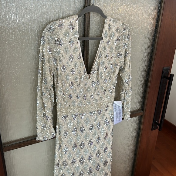 Mac Duggal Geometric Evening Gown in Nude Size 10. - Picture 10 of 15